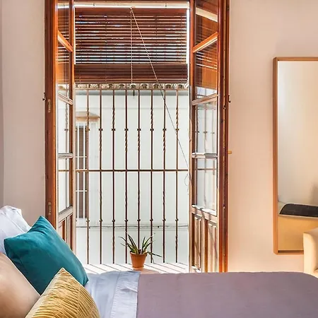 Charming In Downtown *