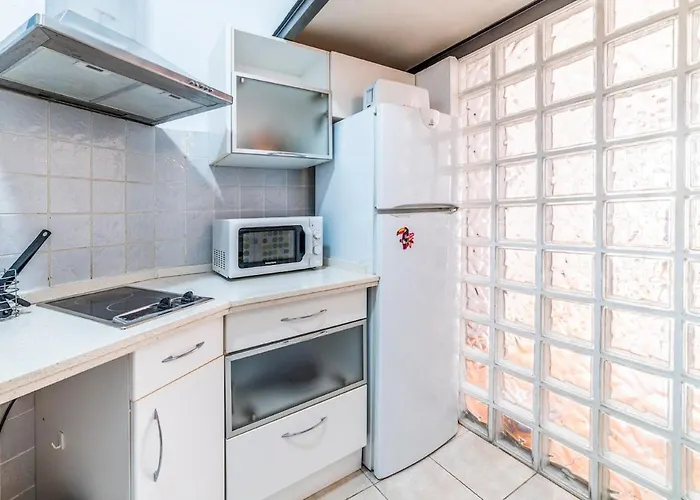 Charming In Downtown סביליה